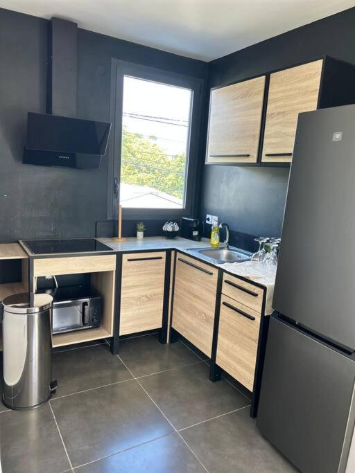 Appartement A 2 Pas De La Plage De Terre Sainte Saint Pierre Exterior foto