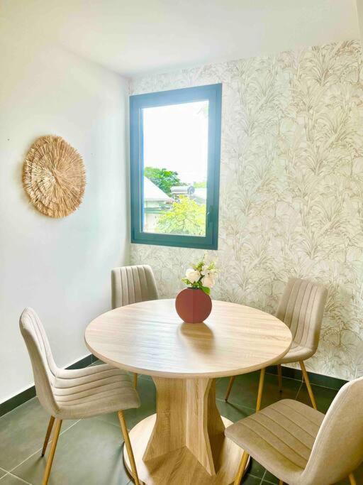 Appartement A 2 Pas De La Plage De Terre Sainte Saint Pierre Exterior foto