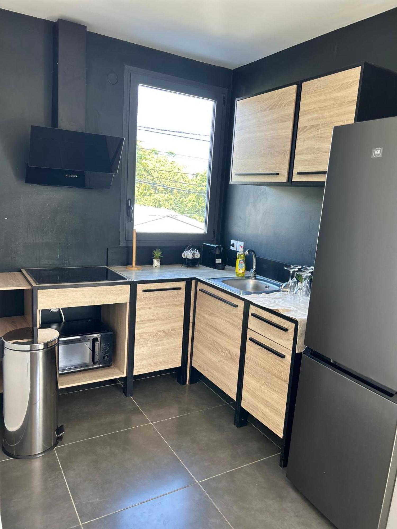 Appartement A 2 Pas De La Plage De Terre Sainte Saint Pierre Exterior foto